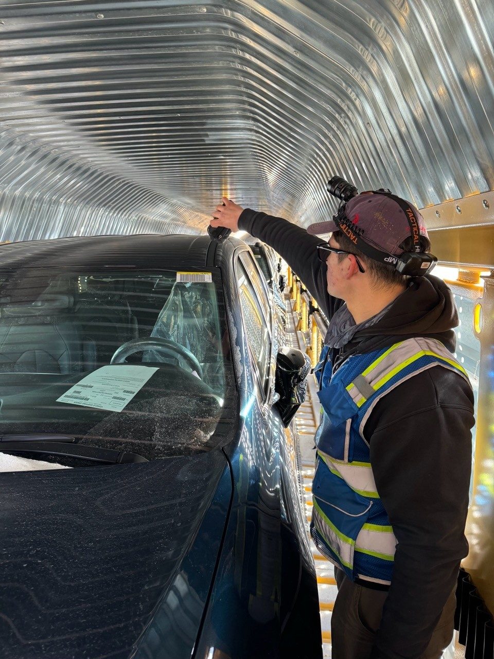 USA Rail crew working safely on a railcar
